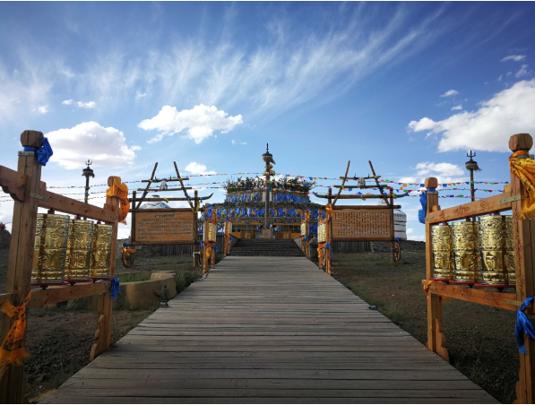红格尔敖包旅游区